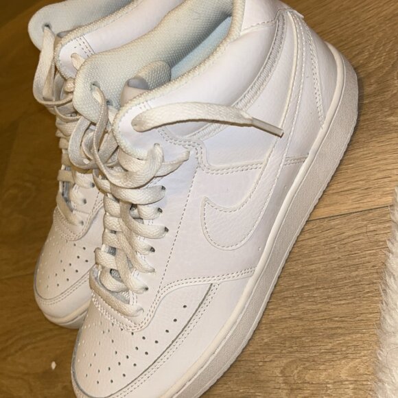 White Nike court vision Mids - Picture 2 of 5